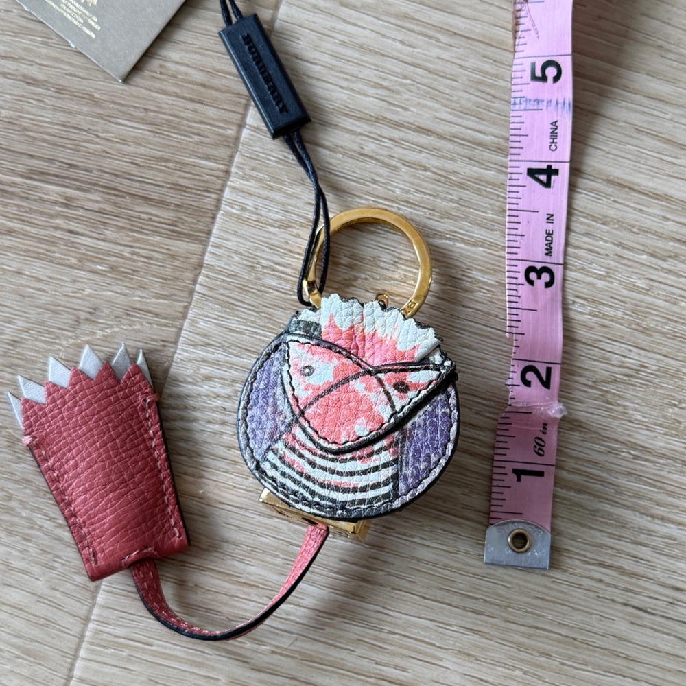 NWT Burberry Pallas Head Lock Charm Keychain - Picture 5 of 6